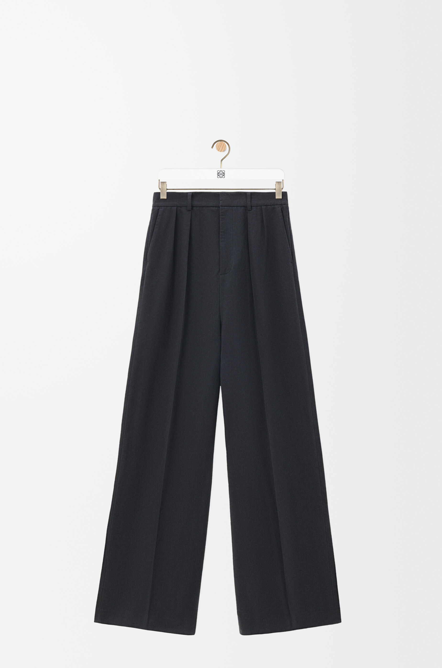 Pleated trousers in cotton