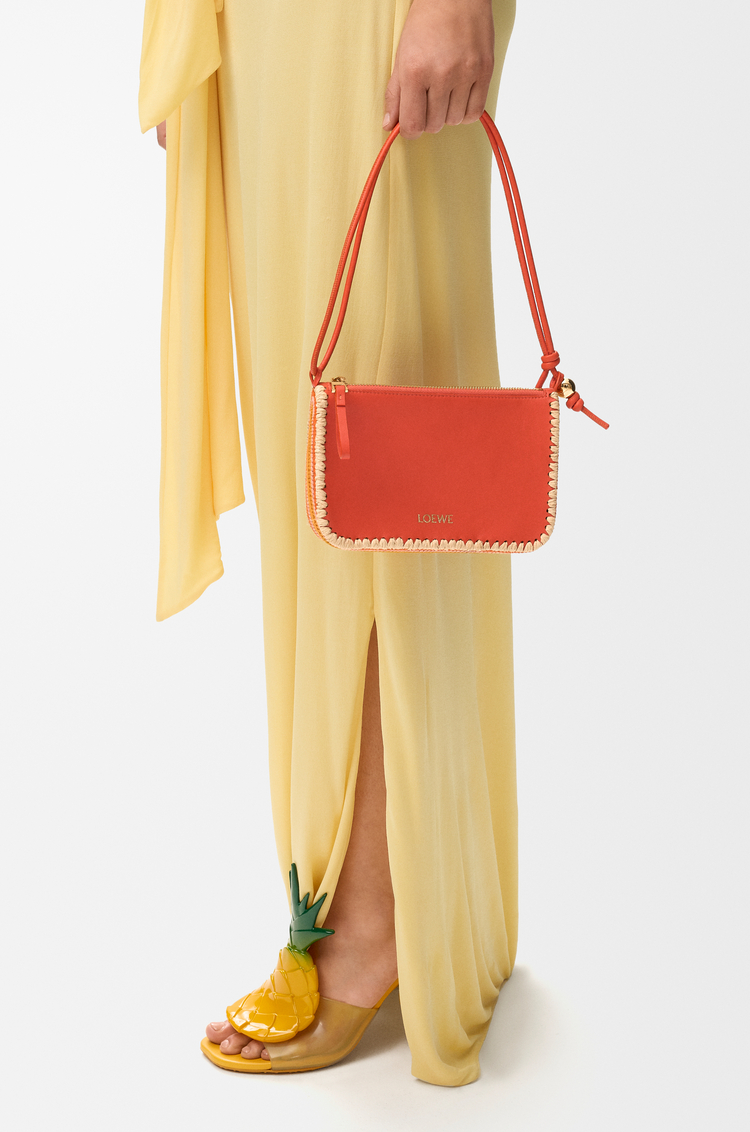 LOEWE 经典牛皮革和拉菲草 Rio 手拿包 深红色