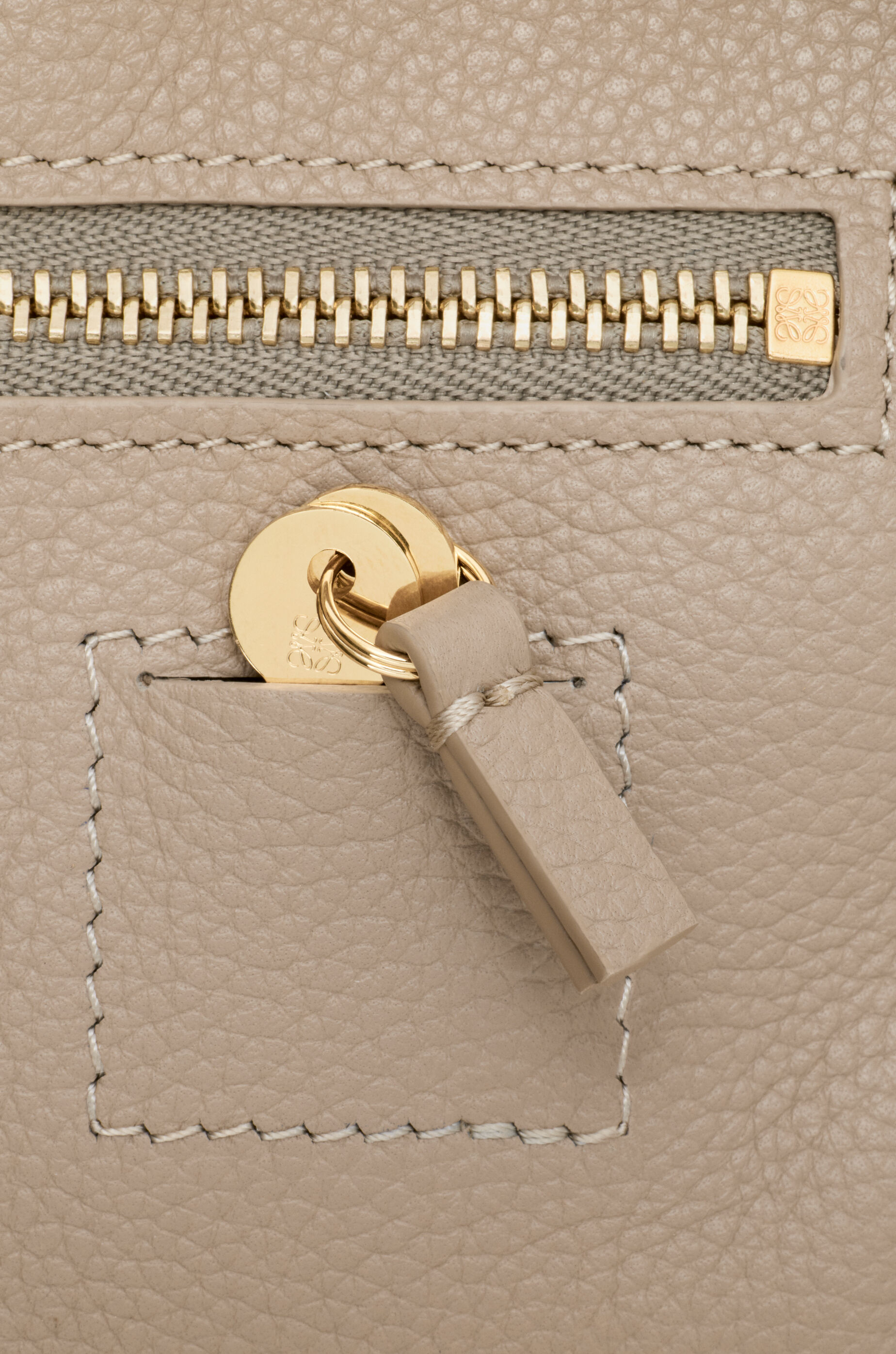 Amazona 23 bag in soft grained calfskin Brown - LOEWE