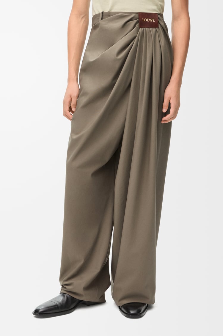 LOEWE Pantalón drapeado en algodón y seda Marrón Caqui