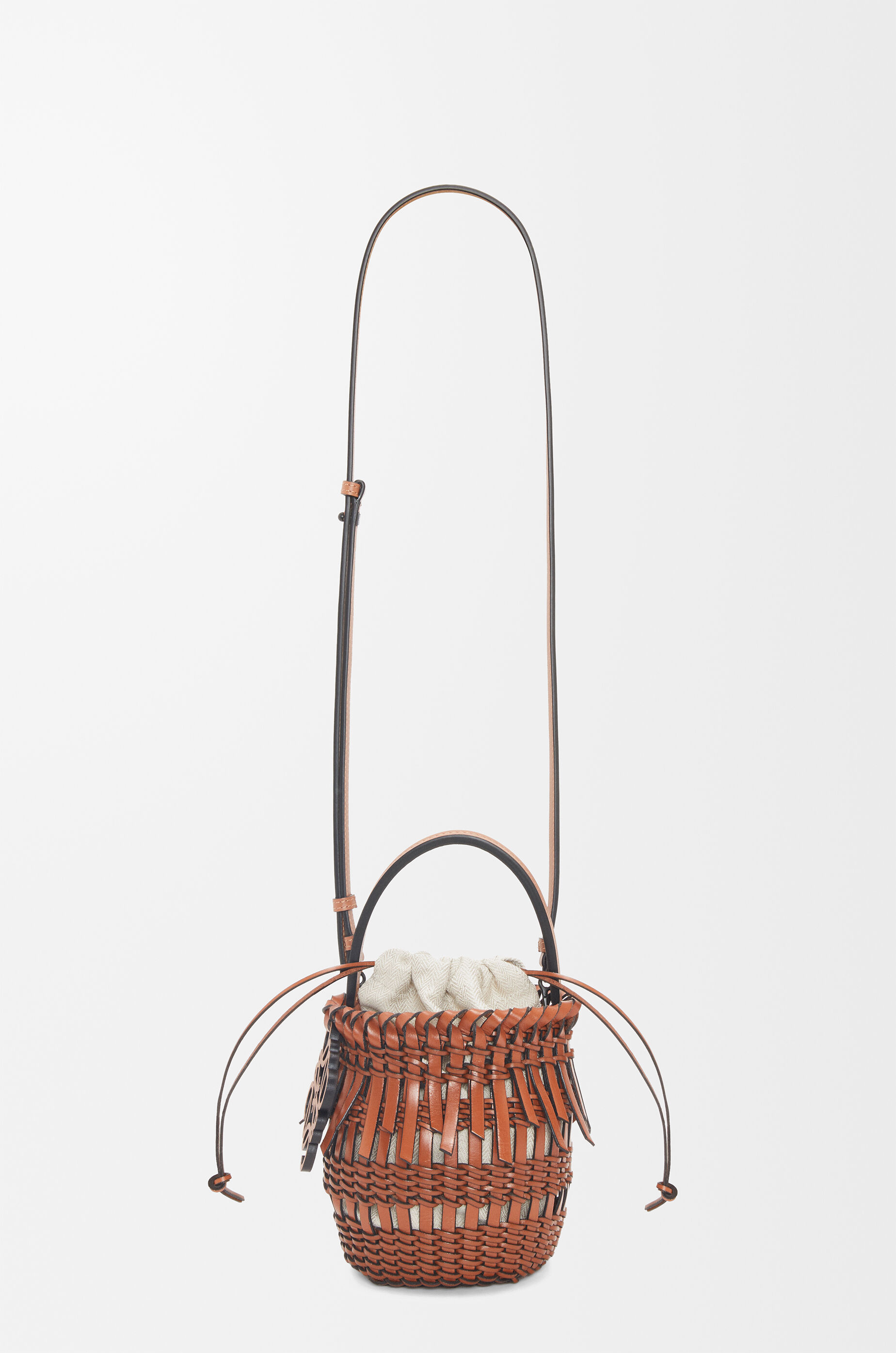 【クラフト感漂う逸品】LOEWE fringe bucket bag Small 2色展開 Loewe Fringes Bucket Small Bag in Light Blue & Honey | FWRD