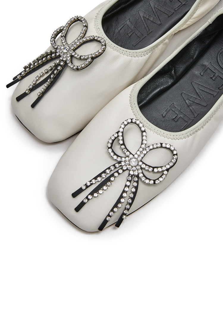 LOEWE STRASSED BOW BALLERINA Soft White