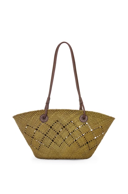 LOEWE Small Anagram Basket bag in iraca palm and calfskin Olive/Chestnut plp_rd
