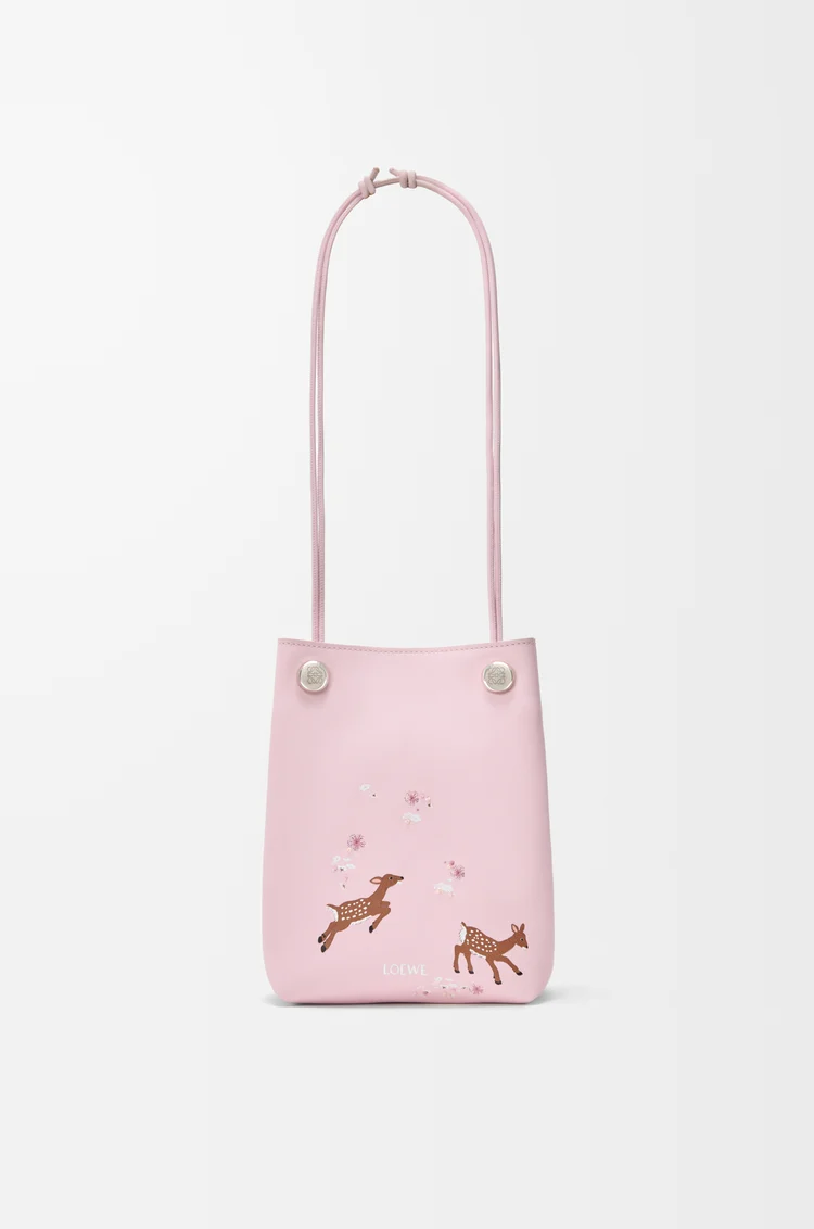 LOEWE シカ ペブル ポーチ（ナパカーフ） ブロッサム