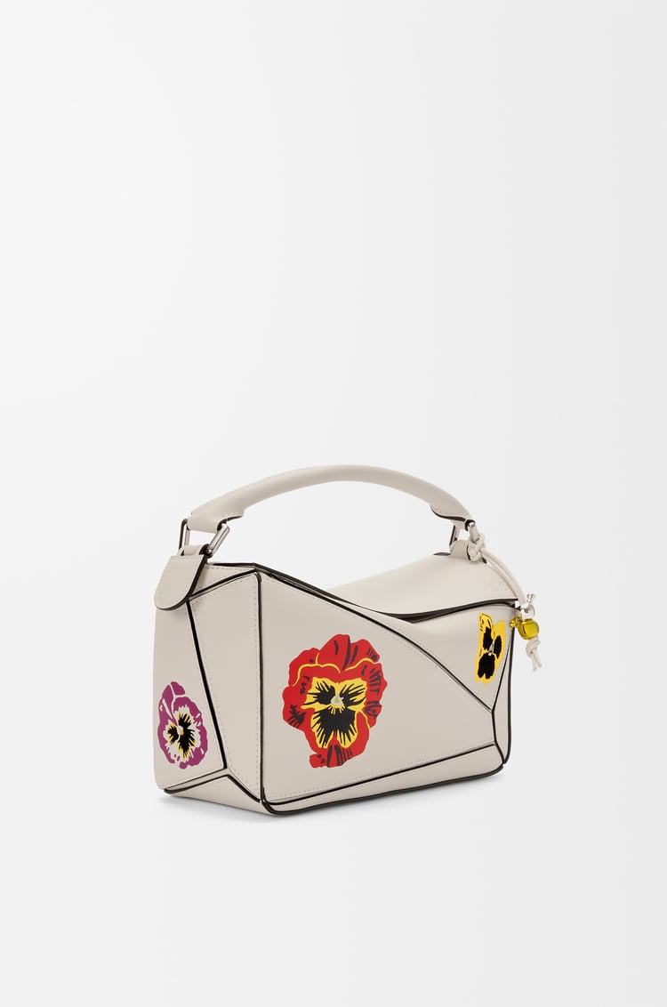 LOEWE 经典牛皮革 Puzzle 10周年 Joe Brainard系列典藏版手袋 柔白色