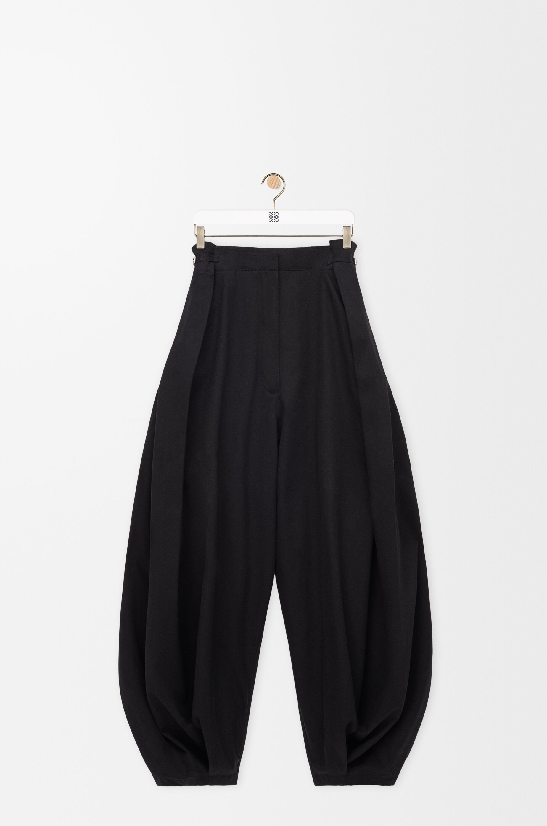 【美品】LOEWE ロエベ カシミヤ100％ ショートパンツ 38 濃紺ネイビー 美品】LOEWE ロエベ カシミヤ100％ ショートパンツ 38 濃紺