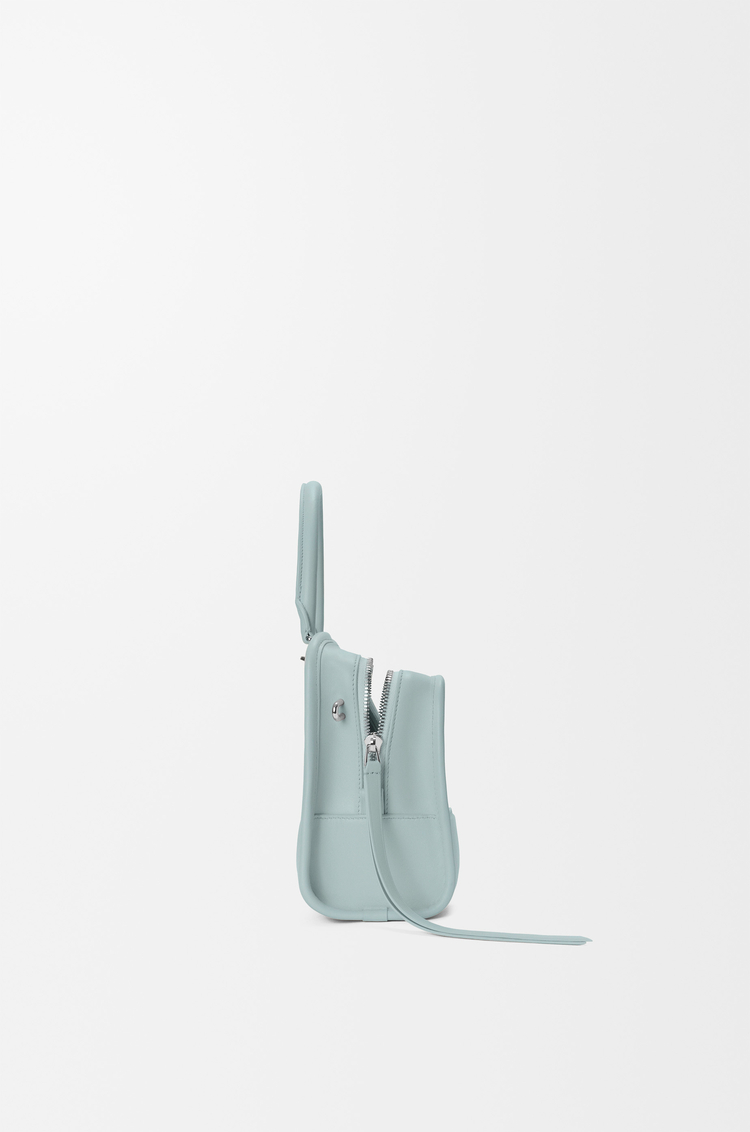 LOEWE Bolso Amazona 180 pequeño en piel de ternera suave Bruma Mineral