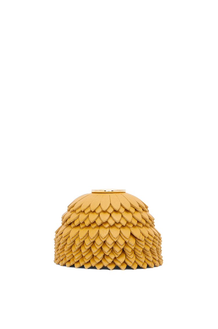 LOEWE Charm fleur en cuir de veau Tournesol