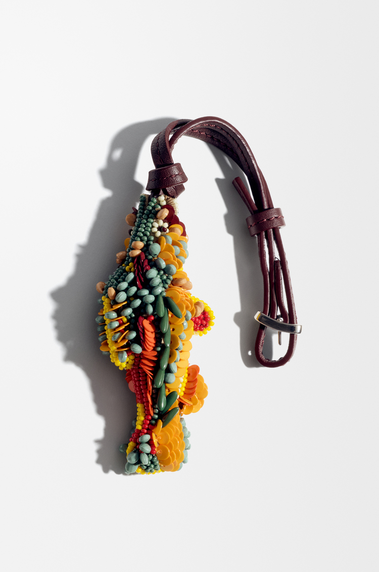 LOEWE Charm Fish en fieltro, abalorios y piel de ternera Multicolor