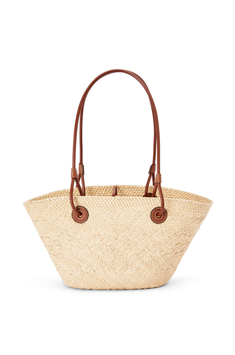 LOEWE Small Anagram Basket bag in iraca palm and calfskin Natural/Tan