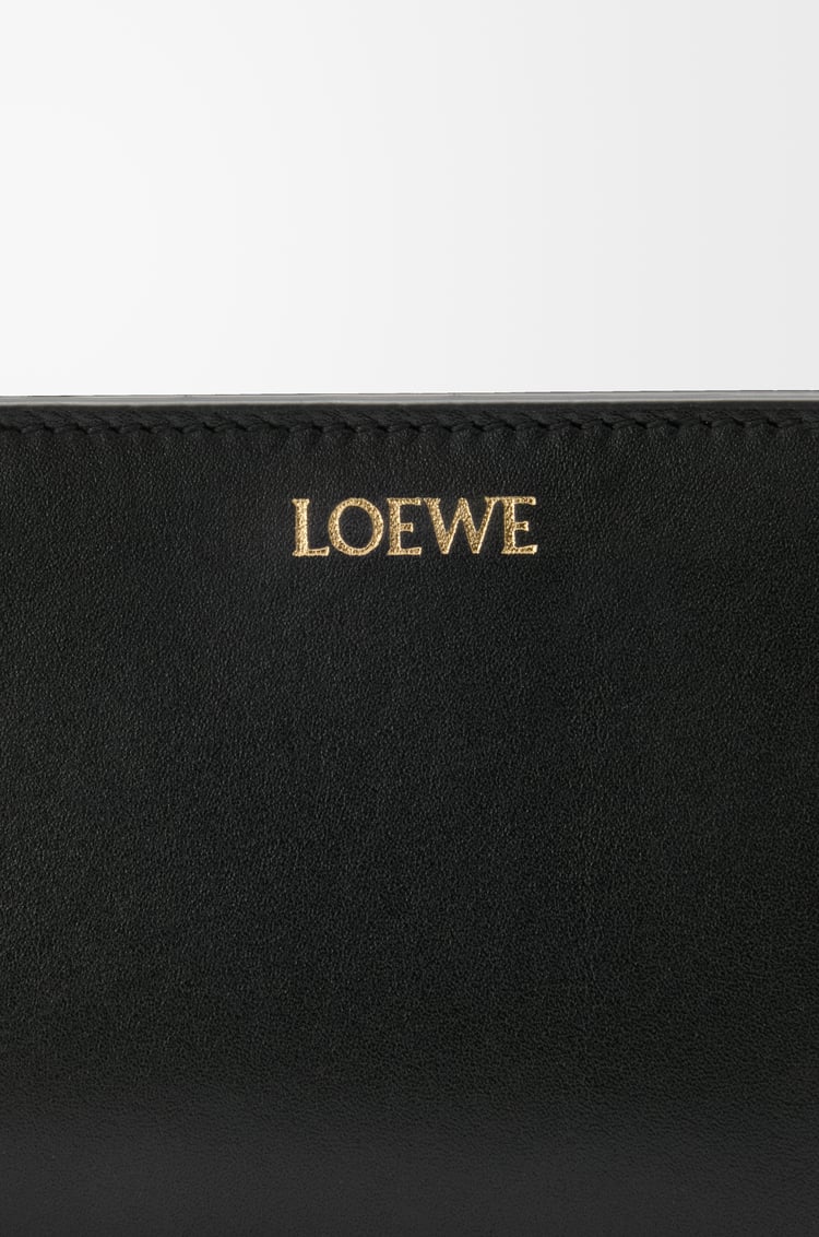 LOEWE ノット コンパクト ウォレット（シャイニーナパカーフ） ブラック/スクワラル