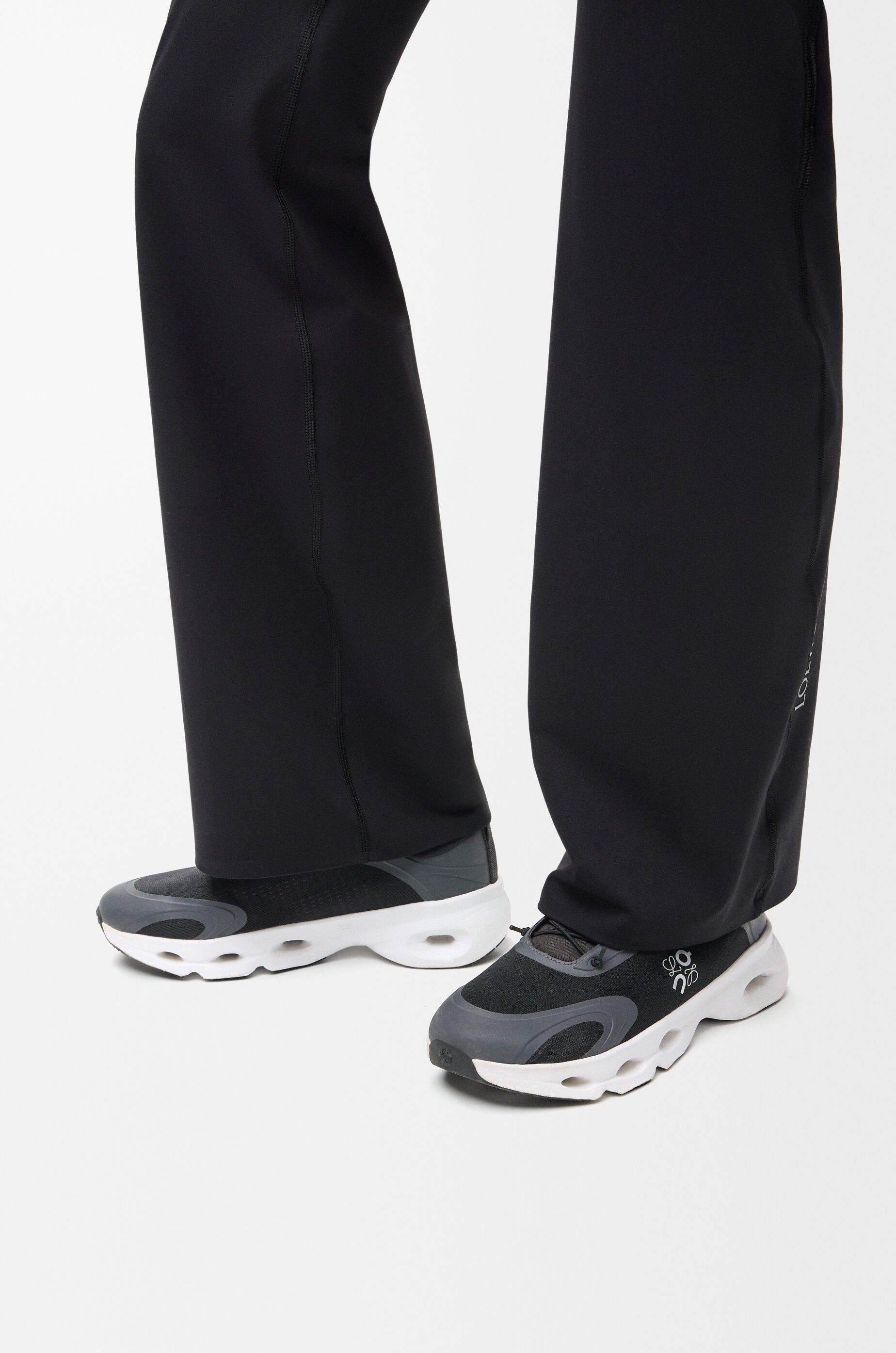 クラウドソロ スニーカー ブラック - LOEWE