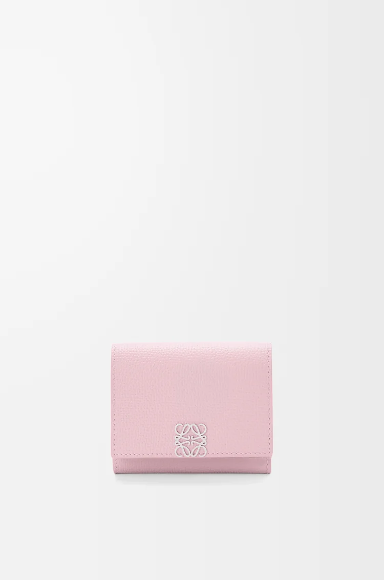 LOEWE アナグラム トライフォールド ウォレット（ペブルグレインカーフ） ブロッサム