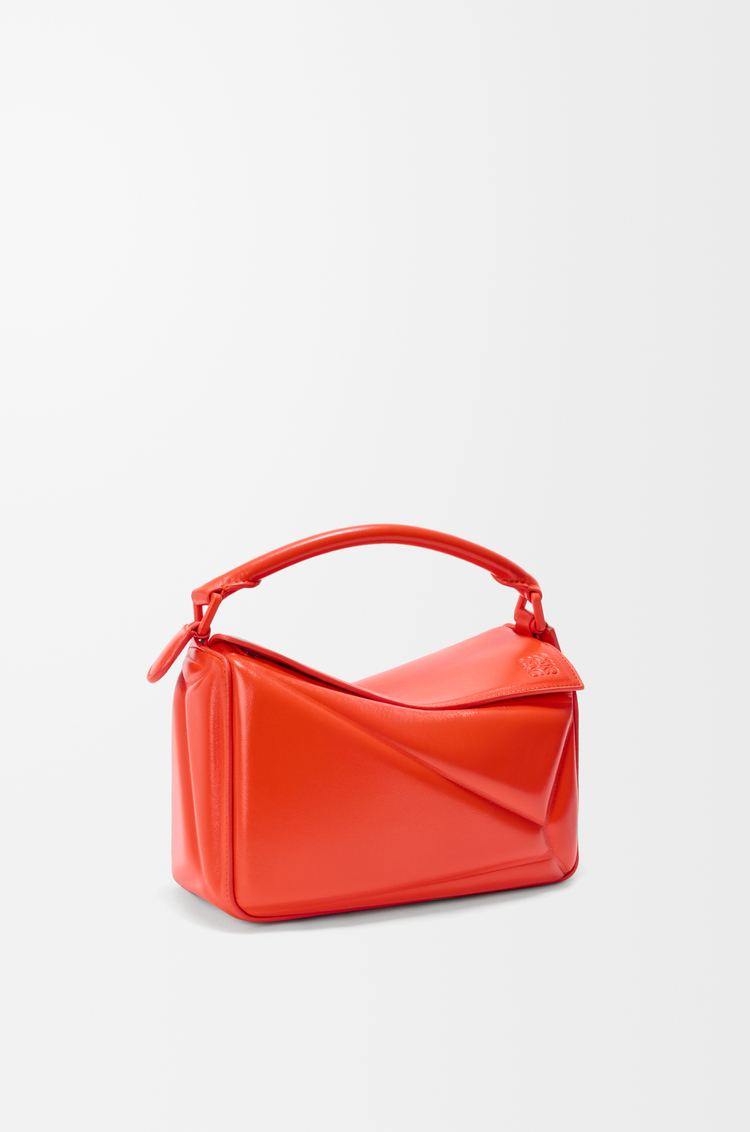 LOEWE 스몰 퍼즐 블로운 백 - 글로시 램스킨 비비드 오렌지
