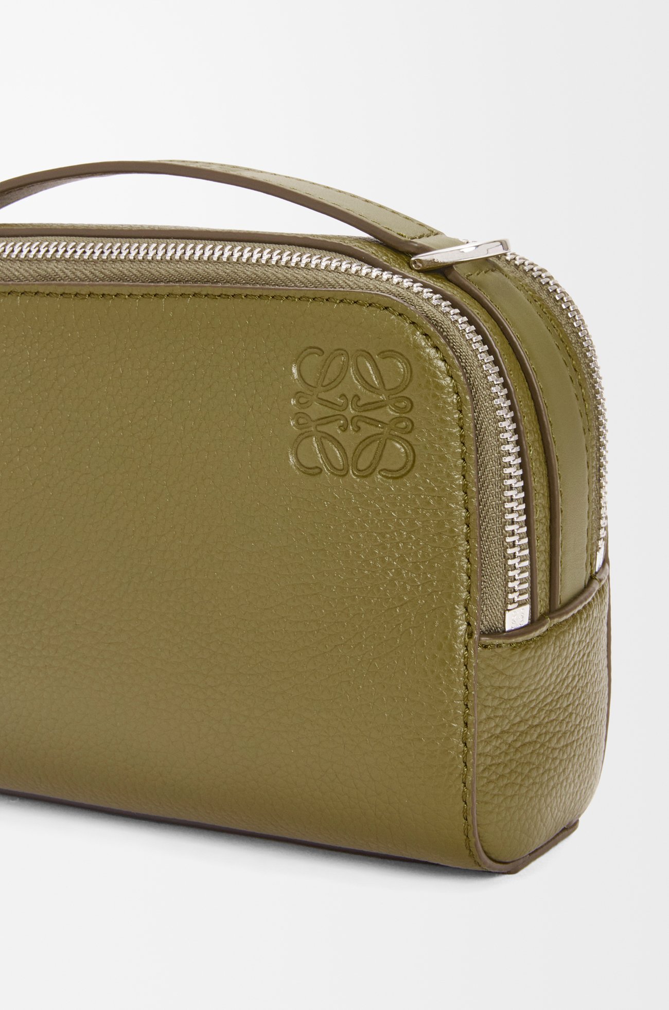 LOEWE クロスボディ カメラバッグ ミニ（ソフトグレインカーフ） オリーブ