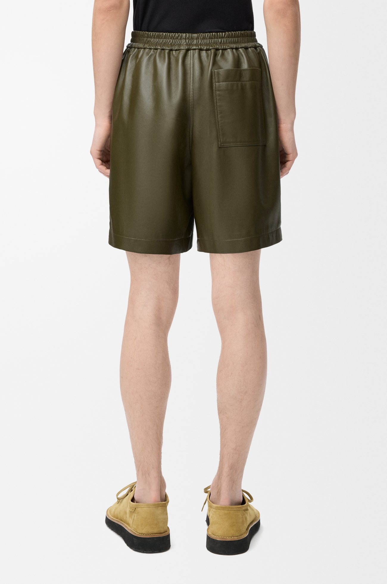 LOEWE Short en cuir d'agneau nappa Vert Kaki