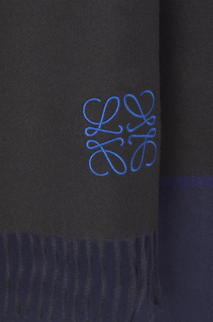 LOEWE 羊毛與羊絨混紡 Window 圍巾 黑色/深海軍藍 pdp_rd