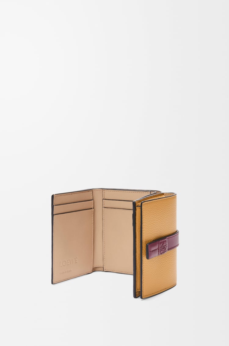 LOEWE Trifold wallet in soft grained calfskin Biscuit/Crimson/Paper Craft