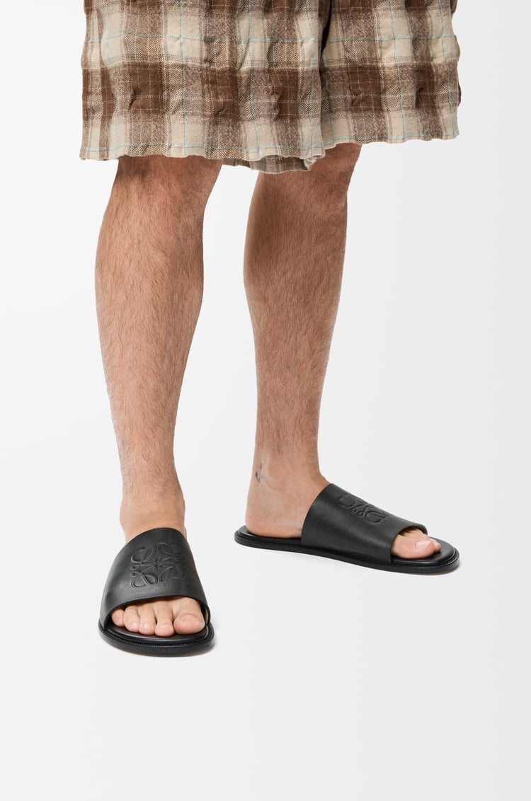 LOEWE Sandalia Flex Anagram en piel de ternera suave Negro