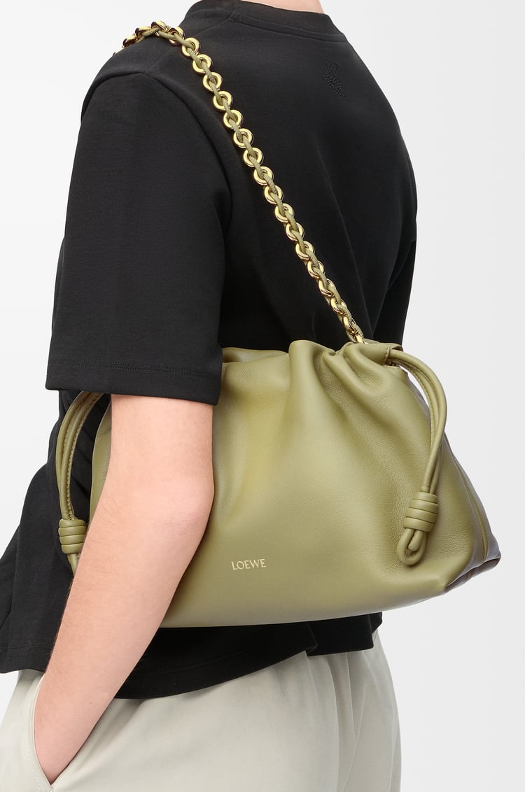 LOEWE Bolso Flamenco Purse mediano en piel napa de cordero Musgo Claro