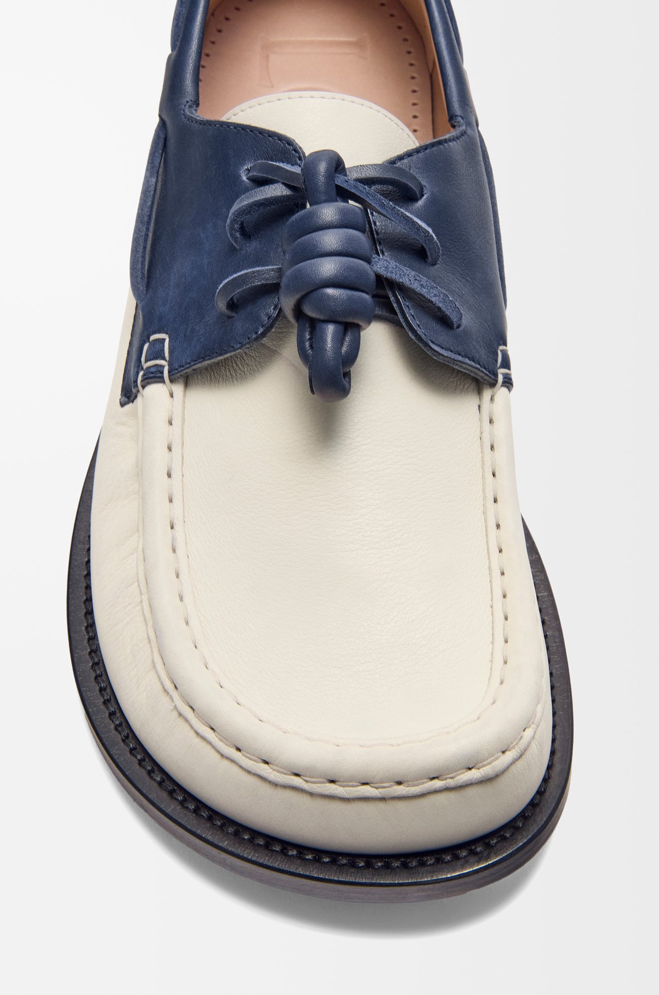 LOEWE Campo boat shoe in soft calfskin White/Navy plp_rd