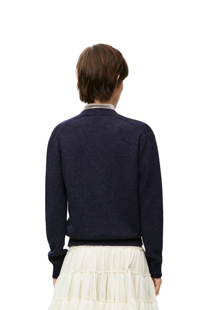 LOEWE Trompe-l'oeil-Pullover aus Wolle und Seide Marineblau/Grau plp_rd