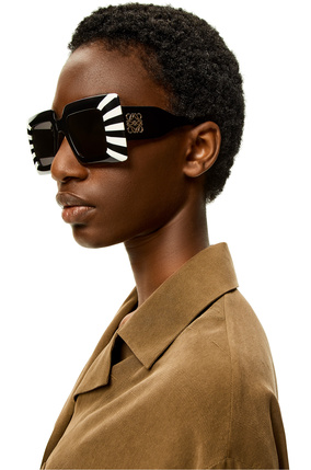 LOEWE Gafas de sol cuadradas oversize en acetato Negro/Blanco plp_rd