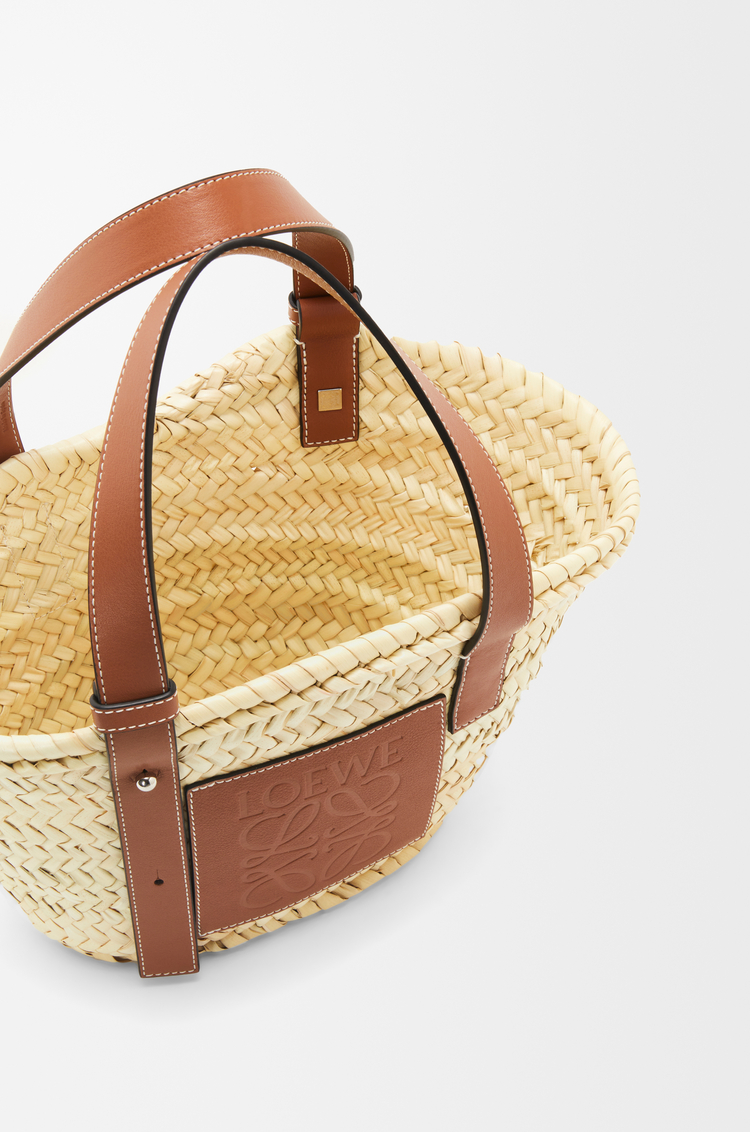 LOEWE Small Basket bag in palm leaf and calfskin Natural/Tan