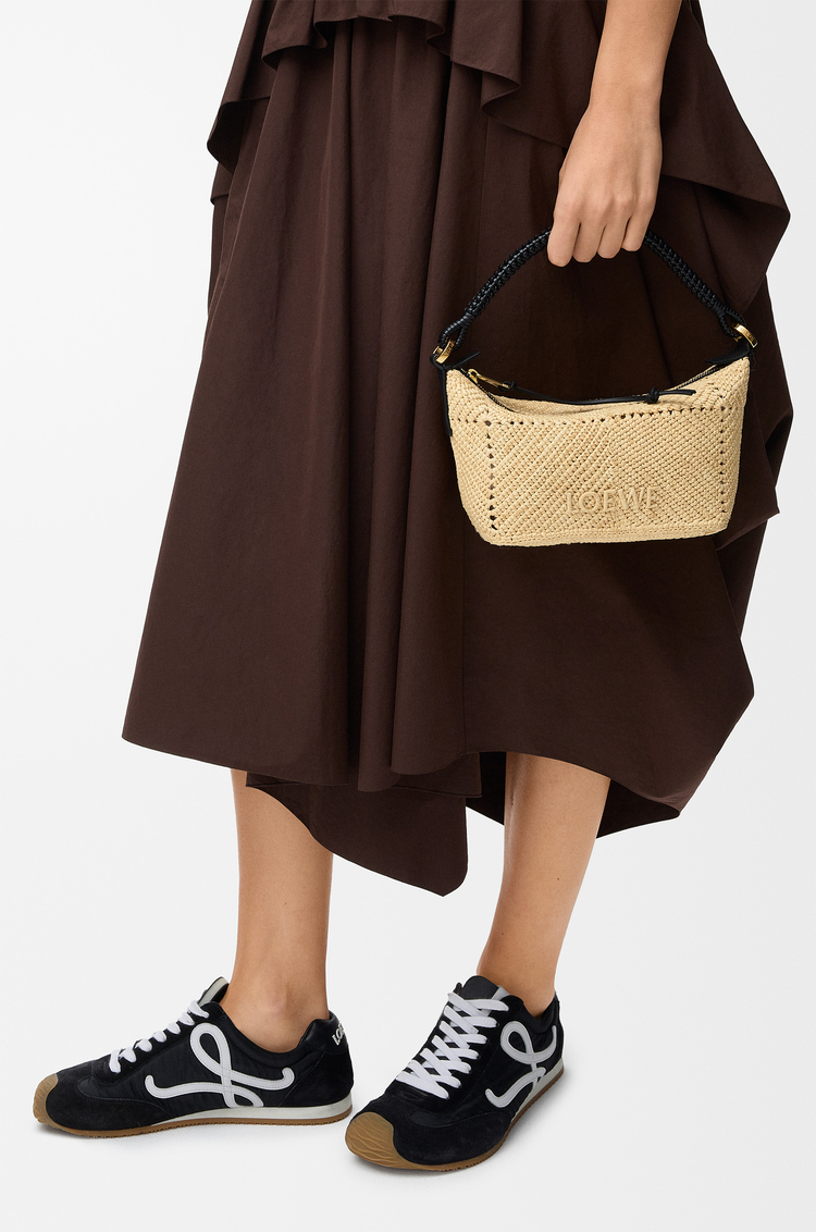 LOEWE Bolso Cala mini en piel de ternera clásica y rafia Natural/Negro