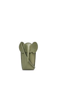 LOEWE Elephant Pocket en piel de ternera clásica Verde Aguacate