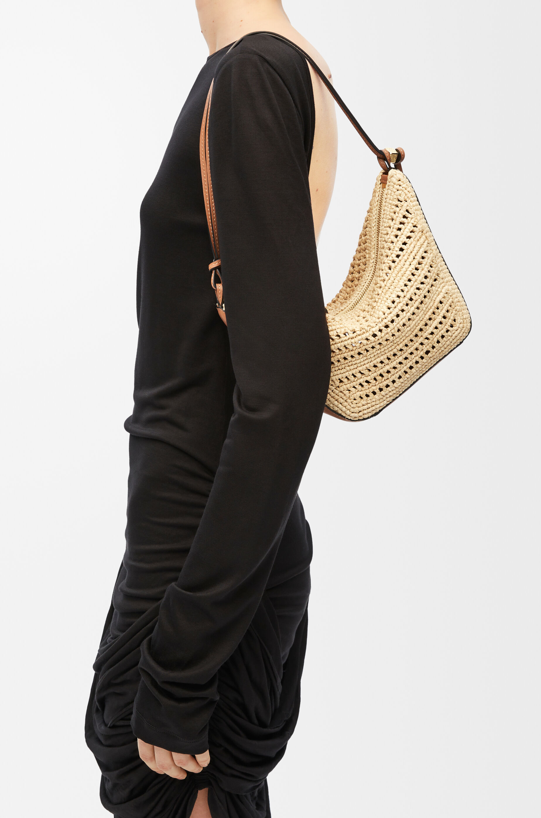 人気ショップ Mini Hammock Hobo in raffia and calfskin Brown - LOEWE バッグ