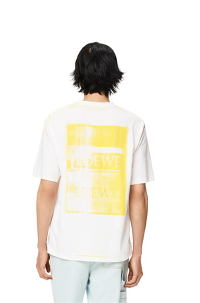 LOEWE Camiseta en algodón con anagrama estilo fotocopia Blanco/Amarillo plp_rd