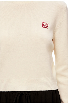 LOEWE Jersey cropped en lana con Anagrama Blanco Suave