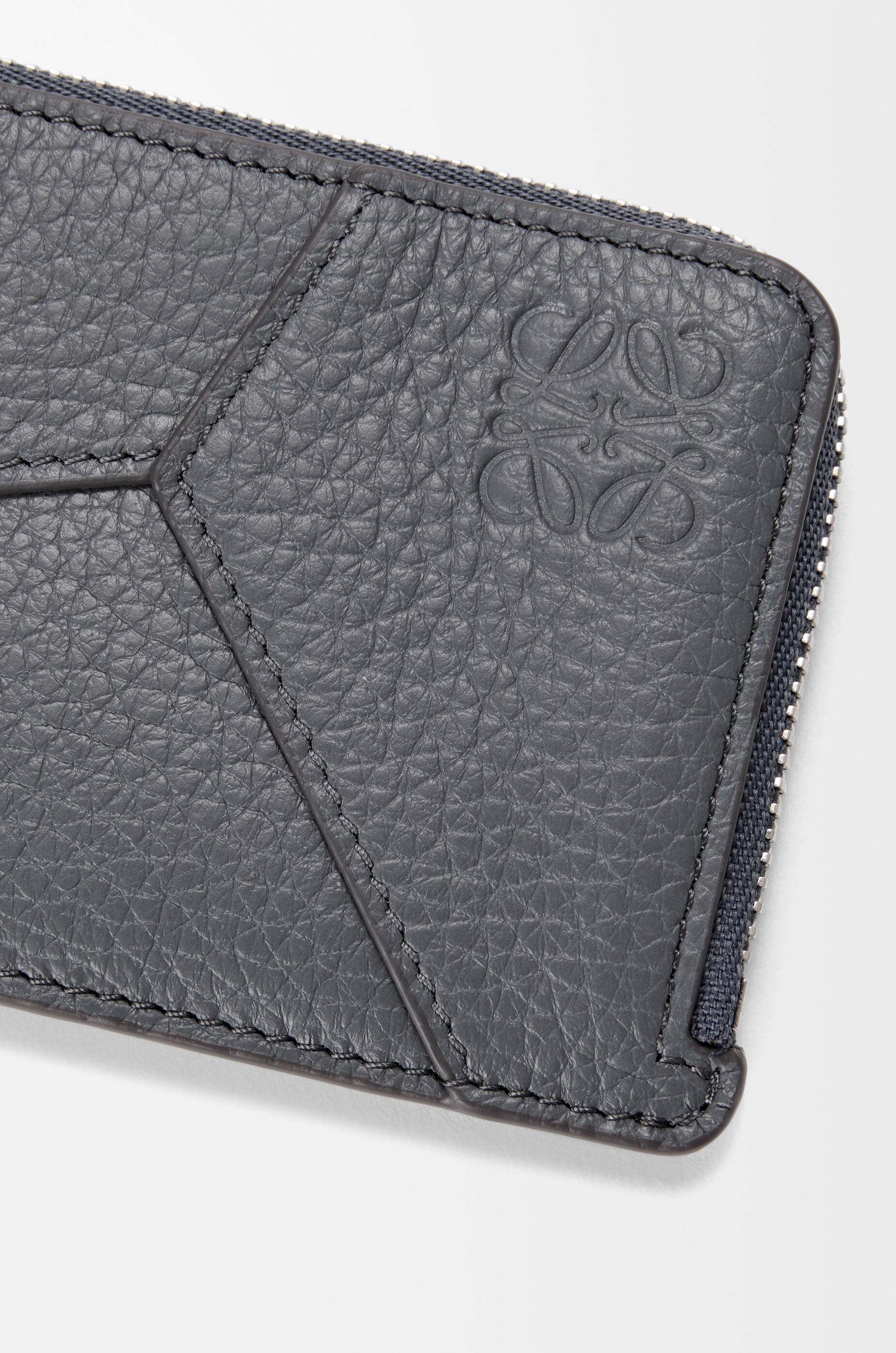 Puzzle coin cardholder in supple grained calfskin Grey - LOEWE USA