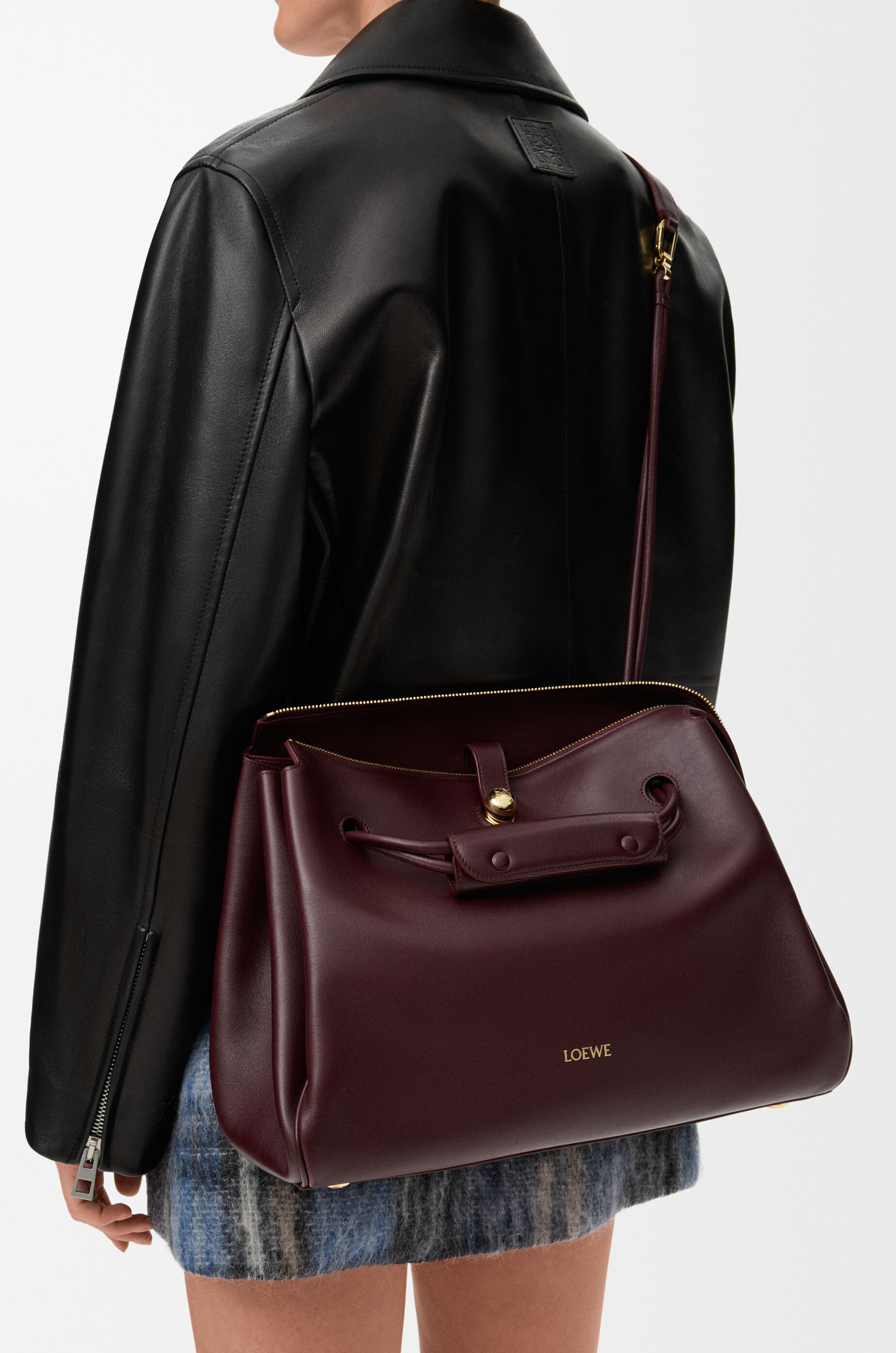 Large Madrid bag in supple calfskin Red - LOEWE USA Official Website