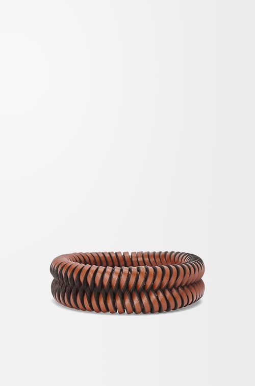 LOEWE Interlock bangle in classic calfskin Tan plp_rd