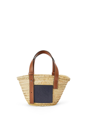 LOEWE Bolso tipo cesta pequeño en hoja de palma y piel de ternera Natural/Oceano plp_rd