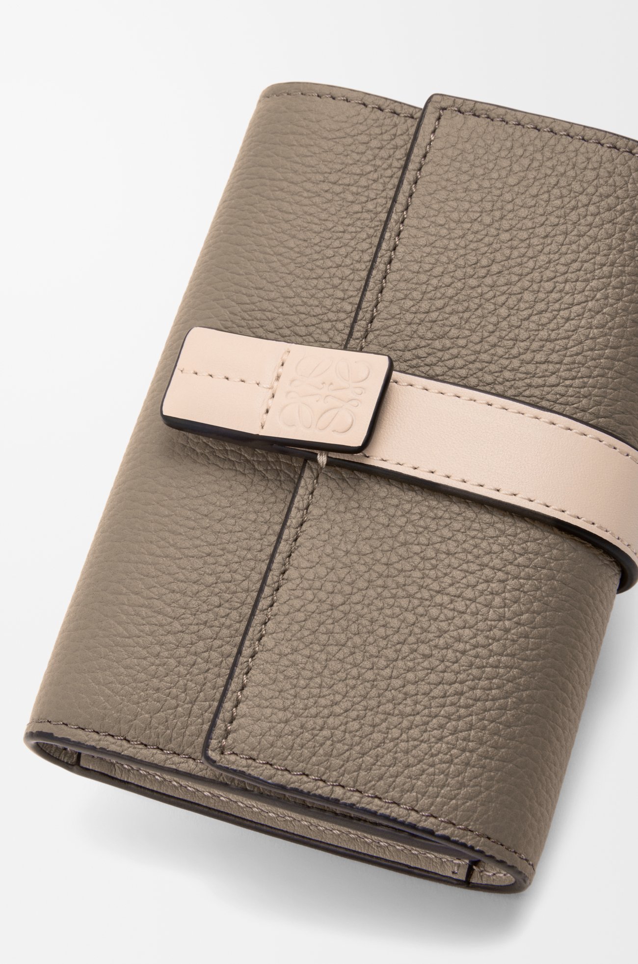 LOEWE Small vertical wallet in soft grained calfskin Taupe/Talc