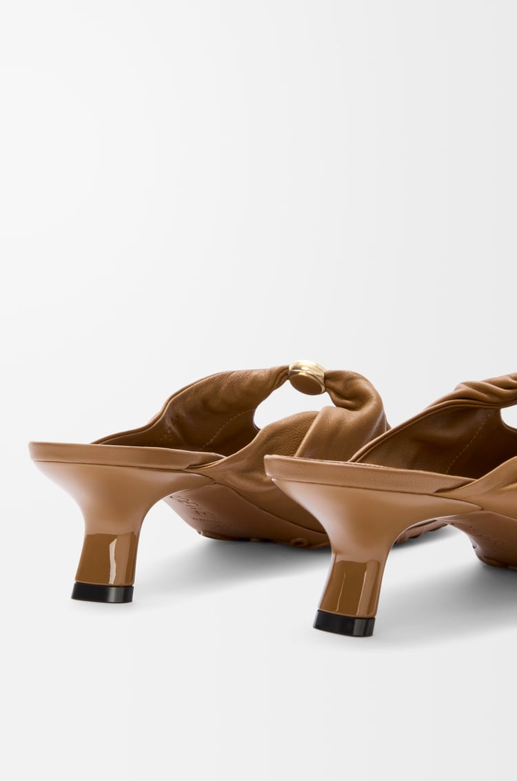 LOEWE ペブル ソフト ミュール（ナパラム） オーク