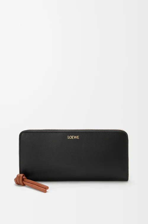LOEWE Portafoglio con zip Knot in nappa di vitello lucida Nero / Scoiattolo