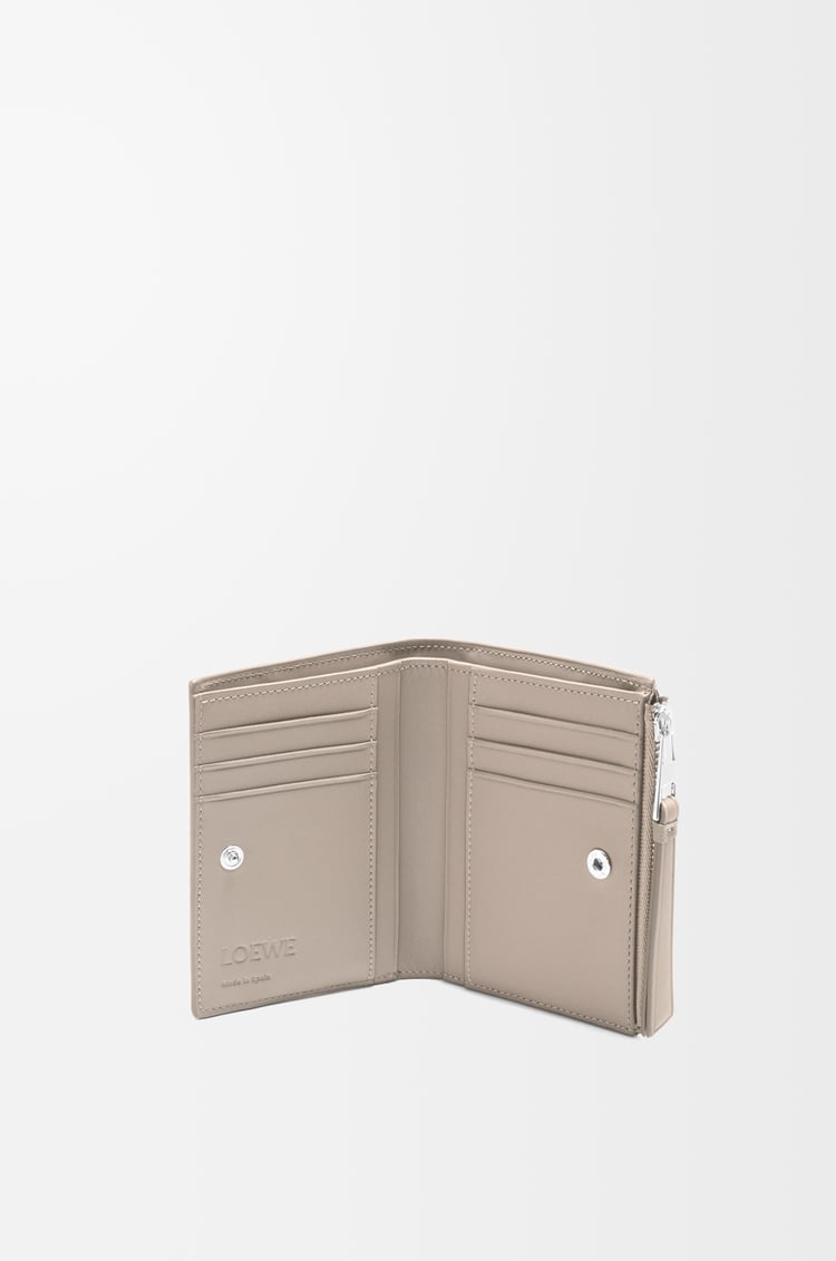 LOEWE パズル スリム コンパクト ウォレット（クラシックカーフ） コルダ