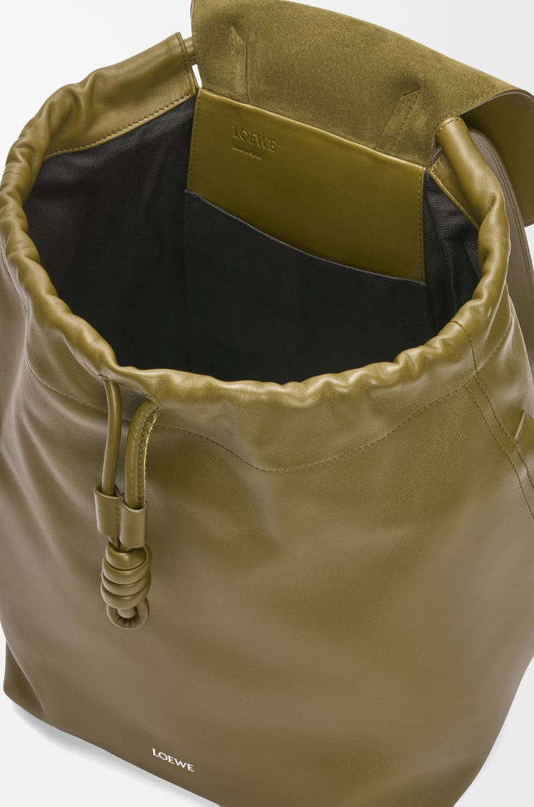 LOEWE フラメンコ バックパック（シャイニーサプルカーフ） オリーブ