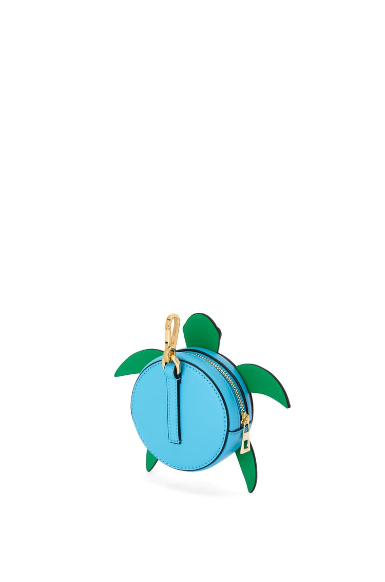 LOEWE Pouch Turtle Cookie en piel de ternera clásica Azul/Verde