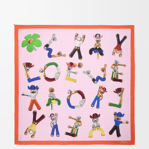 LOEWE 大判シルクスカーフ アナグラム タッセル 花柄 アクセサリー柄  