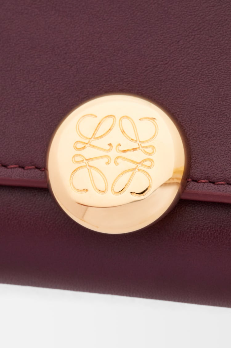 LOEWE Cartera continental Pebble en piel napa de ternera Burdeos