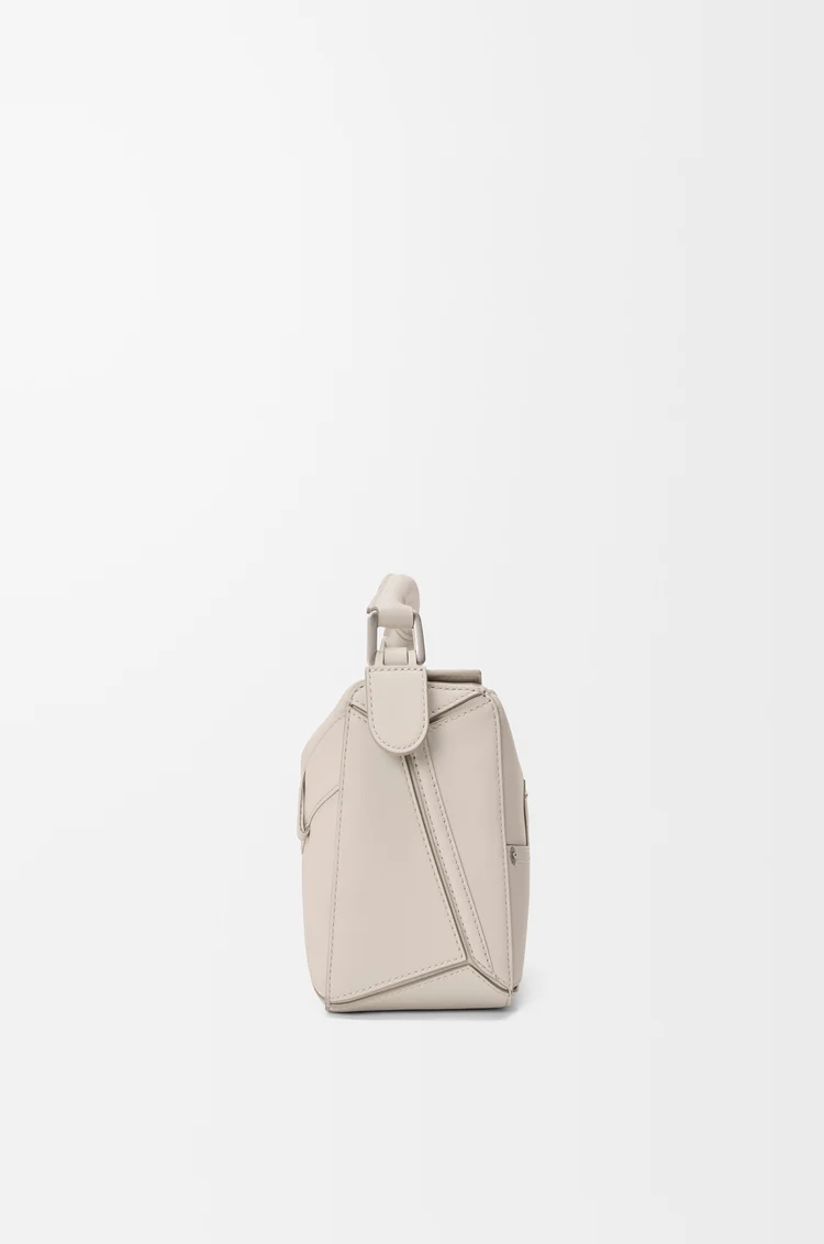 LOEWE Borsa Puzzle piccola Panta in pelle di vitello lucida Light Ghost