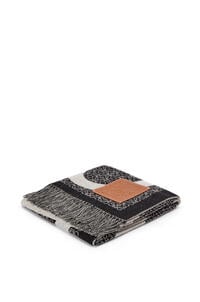 LOEWE Anagram blanket in wool Grey pdp_rd
