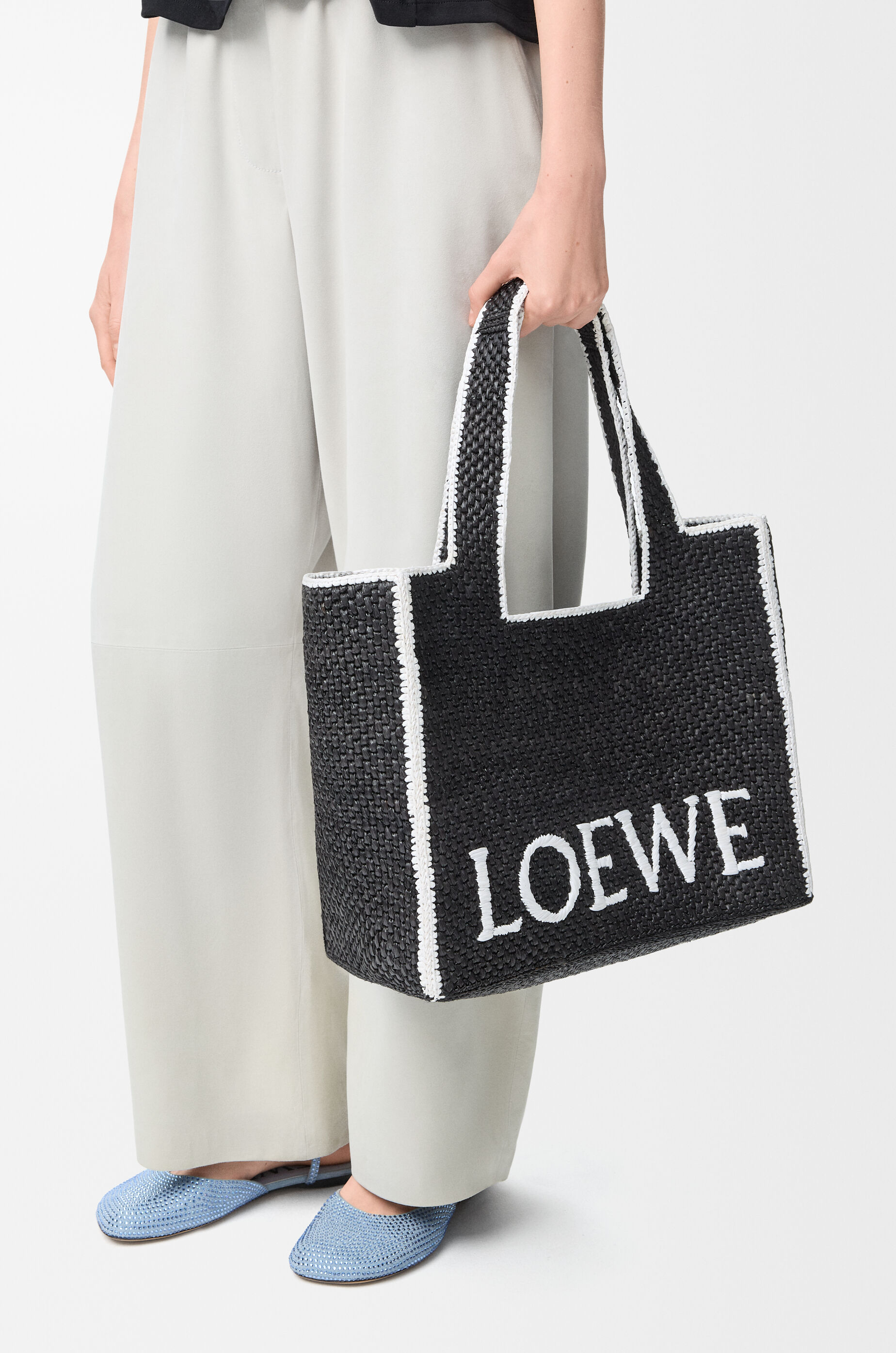 ロエベフォント トート ラージ（ラフィア） ブラック - LOEWE