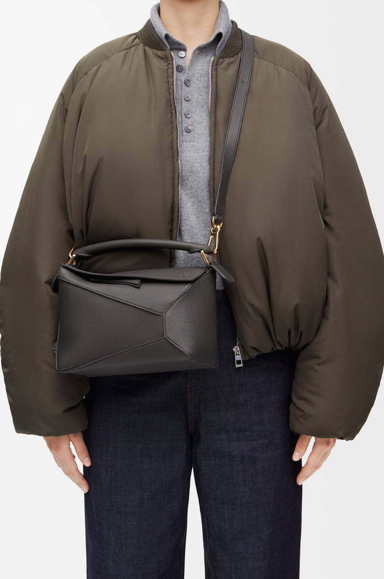 LOEWE パズルバッグ スモール（ソフトグレインカーフ） ダークグレー