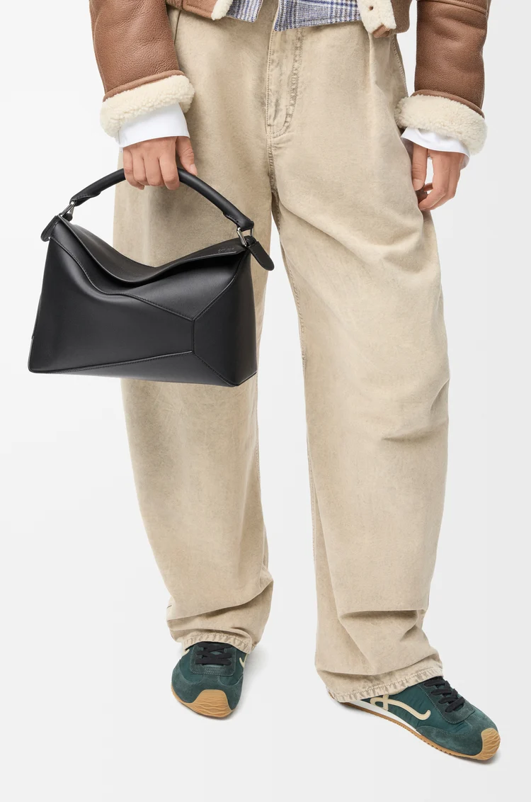 LOEWE パズルエッジ バッグ ミディアム（クラシックカーフ） ブラック